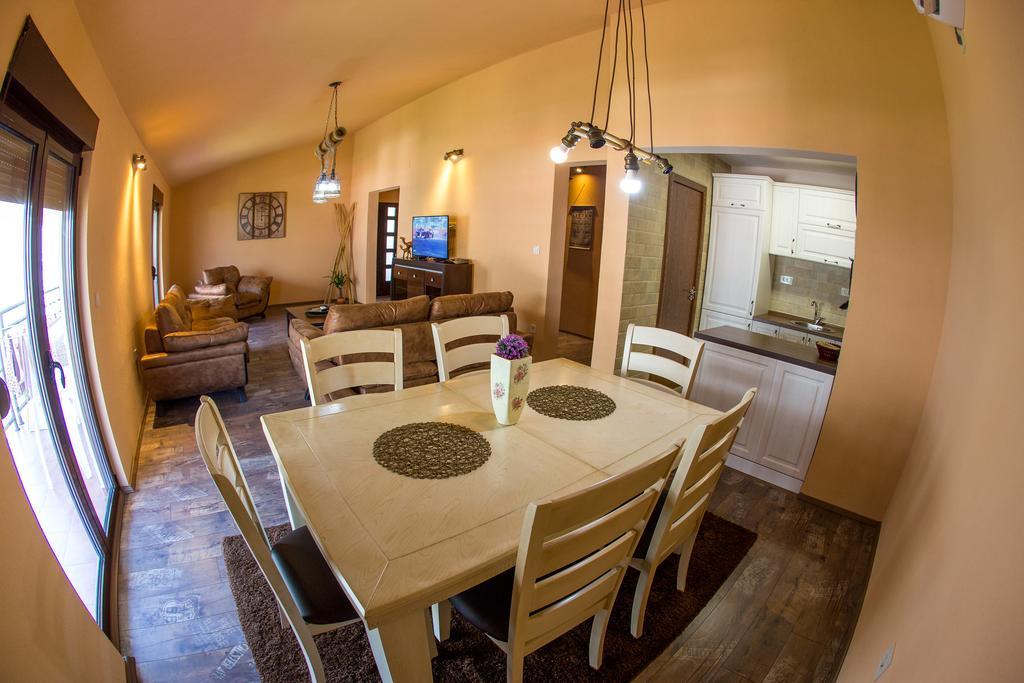 Apartment Bambo Tre Sorrele Kotor Bagian luar foto