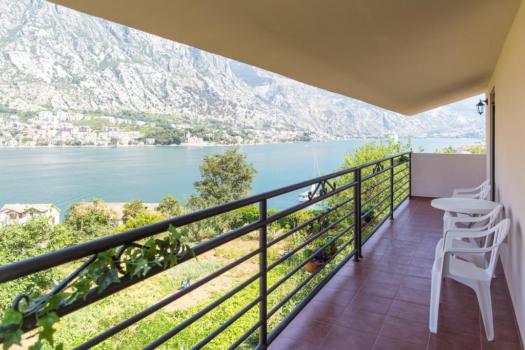 Apartment Bambo Tre Sorrele Kotor Bagian luar foto